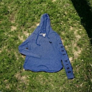 Victoria’s Secret ‘Pink’ lightweight pullover hoodie